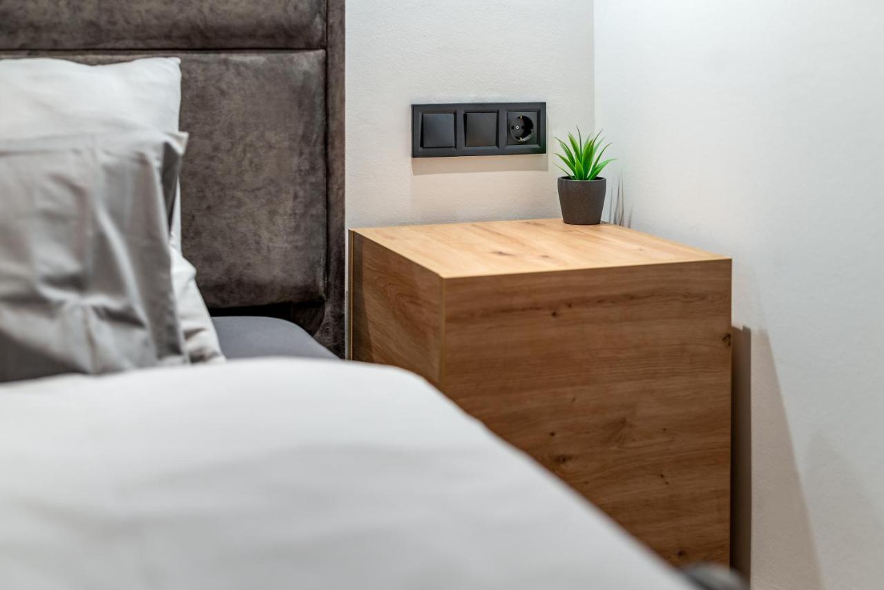Downtown Luxury By Stlcz With 2 Bathrooms Будапеща Екстериор снимка